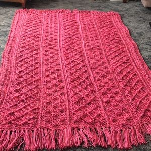 💓Raspberry Delight Fisherman Style Afghan w/fringe Hand Crocheted in Pink